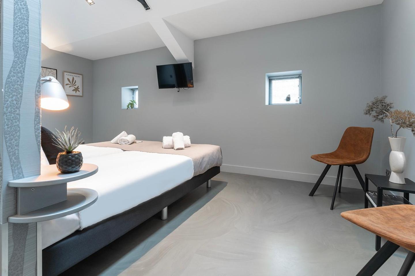 Suite With Wellness Nextdoor And Kitchen Access Oss Exterior photo